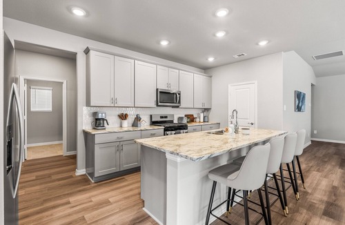 Farmersville Villa | 4Bed Luxury Getaway with Pool Table Lake