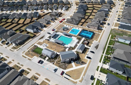 Farmersville Villa | 4Bed Luxury Getaway with Pool Table Lake