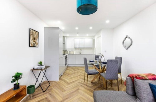 Hobbayne Apartment | 4bed modern west london flat