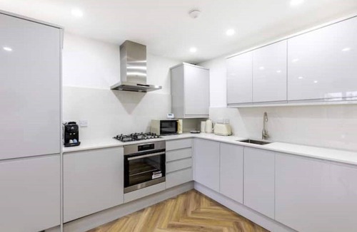 Hobbayne Apartment | 4bed modern west london flat