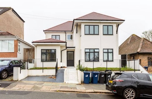 Hobbayne Apartment | 4bed modern west london flat