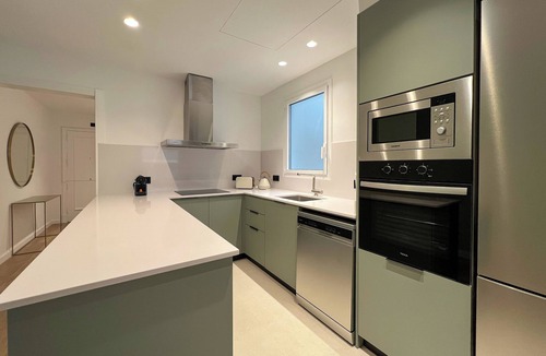 El Putget i Farro Apartment | 4Bedroom modern apartment on Balmes