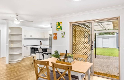 Ormiston House | 4Beds/Near water/Pool & Forest Views@Orminston