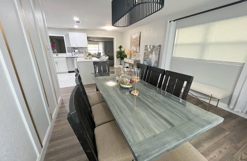 Oak Ridge House | 4BR/2.5BTH Beautiful Home with Covered Patio