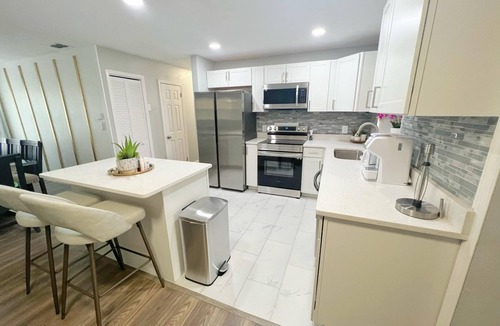 Oak Ridge House | 4BR/2.5BTH Beautiful Home with Covered Patio