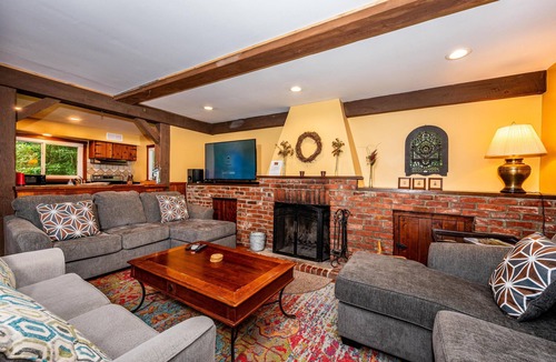 Nashville House | 4BR, 2 BA