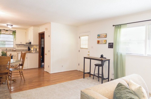 Chapel Hill House | 4BR 2BA 10 min to downtown, UNC >30 day stays available