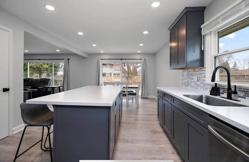Elk Grove Village House | 4Br/2ba Modern Fresh rehab near O'Hare