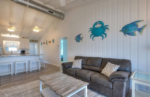 Long Beach House | 4BR 2BA OCEANFRONT COTTAGE- Fish, Fun & Sun! Relax, Recharge, Repeat!- Book Now!