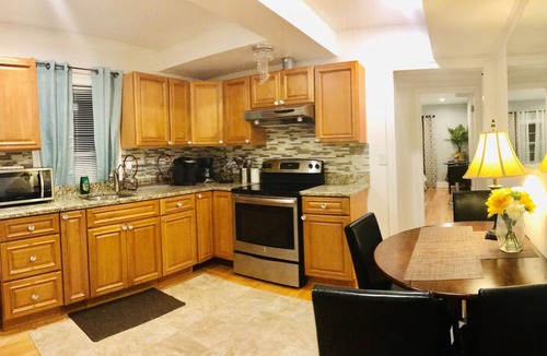 Quincy Apartment | 4BR 2BATH WOLLASTONBEACH.Near BOSTON2