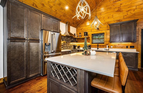 Gnaw Bone Cabin | 4BR, 4.5BA Newer Upscale Log Cabin