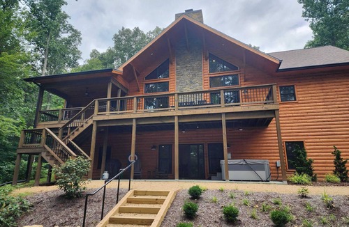 Gnaw Bone Cabin | 4BR, 4.5BA Newer Upscale Log Cabin