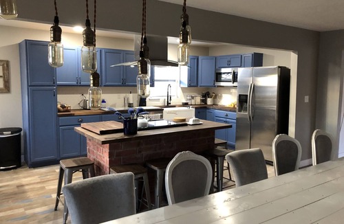 Marshall House | 4BR, 4 Private Acres, Fire Pit, Near Buffalo River and Canoe Rentals
