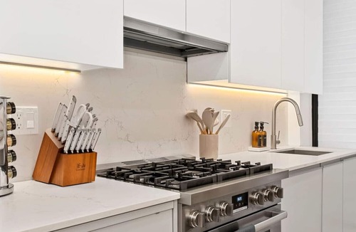 Griggs Park Condo | 4BR/4BA Gillette Transit Basecamp Parking