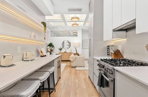 Griggs Park Condo | 4BR/4BA Gillette Transit Basecamp Parking