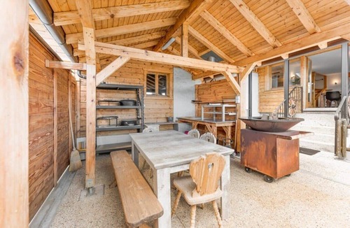 Randogne Ski Chalet | 4BR Alpine Chalet | Matterhorn & Rhône Views | Hot Tub | Game Room | EV Garage