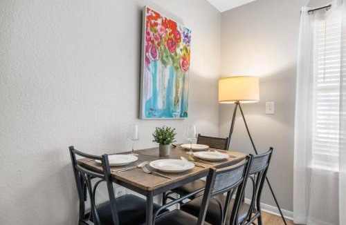 Pleasant Valley Apartment | 4BR Amazing Resort, Near Airport and Downtown