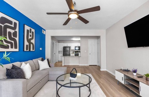 Pleasant Valley Apartment | 4BR Amazing Resort, Near Airport and Downtown