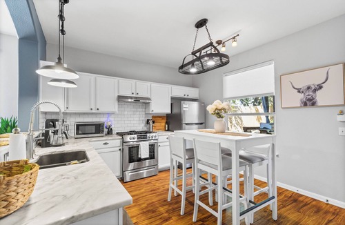 Austin House | 4BR Austin Getaway - Ideal for Families & Groups!