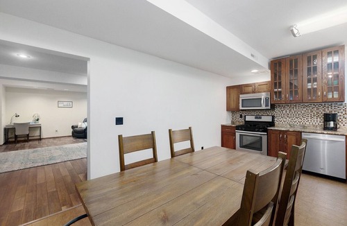 Lennox Apartment | 4BR Basement