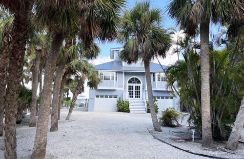 Englewood House | 4BR Bayfront Home – Dock, Pool & Beach Access