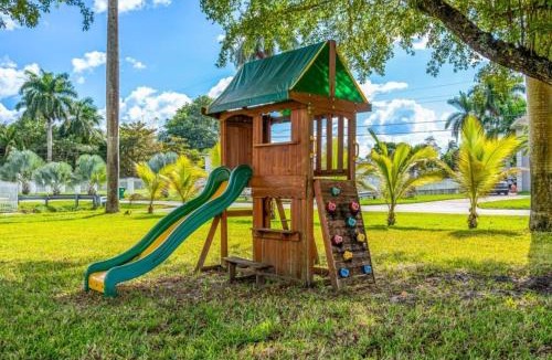 Golden Glades House | 4BR Biscayne River Home with Pool & Pickleball Fun