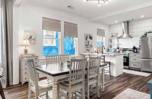 Columbus House | 4BR Bungalow in the Heart of Uptown, Pet-Friendly