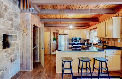 Swanton Ski Chalet | 4BR charming cabin with firepit and lake access