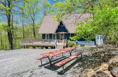 Swanton Ski Chalet | 4BR charming cabin with firepit and lake access