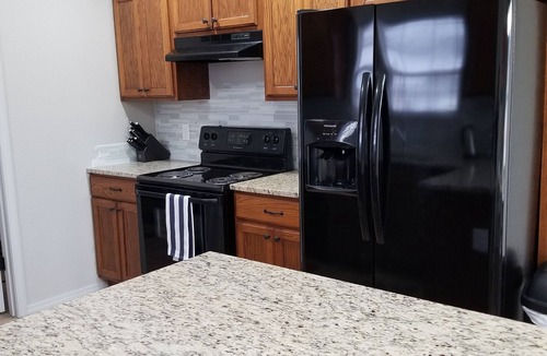 Ozark House | 4BR close to Springfield 30 min to Branson
