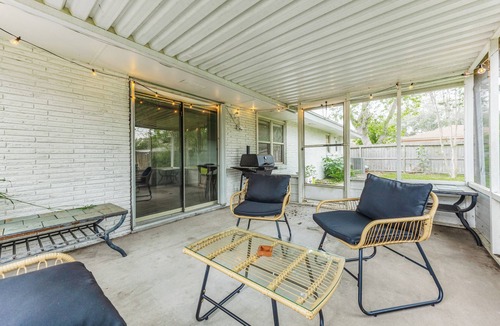 Bay Area House | 4BR Costal Getaway Sleeps 8+Pets OK! Close to Beaches Dining Shops!