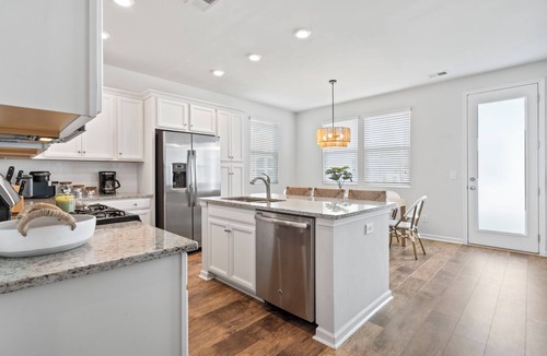 Central Myrtle Beach House | 4BR Cottage Near Beach, Golf & Broadway