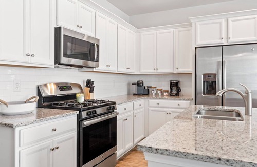 Central Myrtle Beach House | 4BR Cottage Near Beach, Golf & Broadway