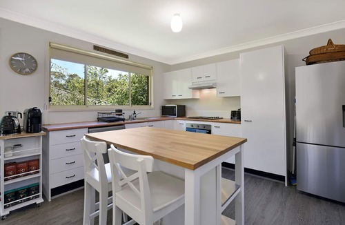 Blackheath House | 4BR Cottage w/Firepit & Pool Table