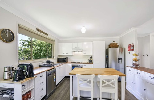 Blackheath House | 4BR Cottage w/Firepit & Pool Table