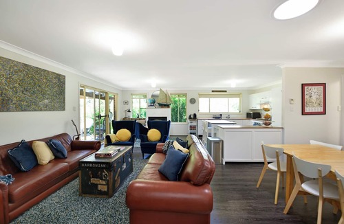 Blackheath House | 4BR Cottage w/Firepit & Pool Table