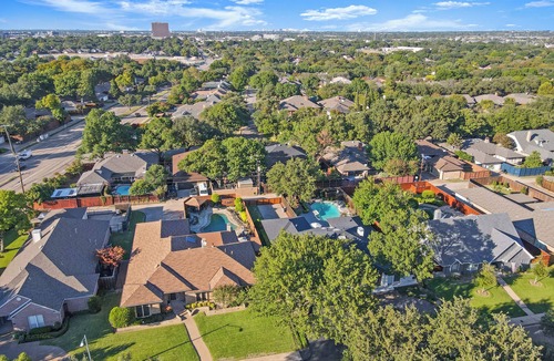 Park Central House | ★4BR Dallas Family Estate | Heated Pool + Hot Tub | Sleeps 16 | Lake Highlands★