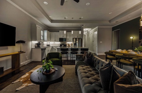 West Dallas House | 4BR Dallas Home, Fire Pit & Backyard, Near AT&T Stadium, Sleeps 8