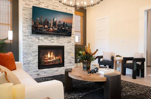 Washington Ave./ Memorial Park House | 4BR Designer w Rooftop, Gym, Garage, BBQ Near Dtown HTX & FIFA