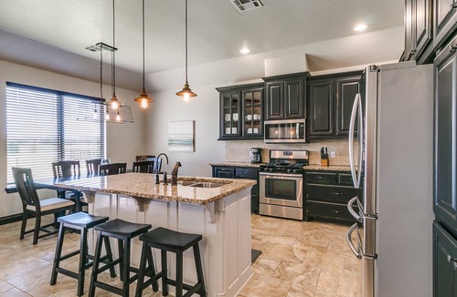 Edmond House | 4BR Edmond Home | Backyard + Walking Trails