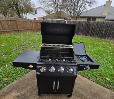 Austin House | 4BR EscapeGames Near Tesla, F1,Trails & Top Eats