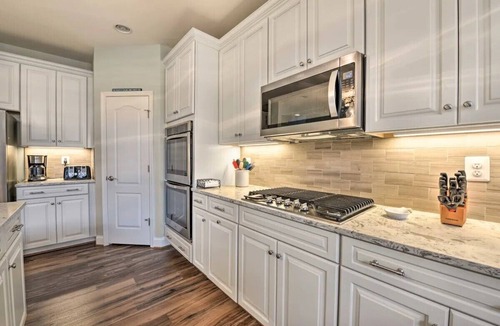 Millville House | 4BR Fam Villa Near Bethany Beach w/Pool Sleeps 10