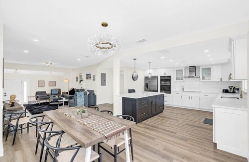 College Park House | 4BR Family Getaway Su