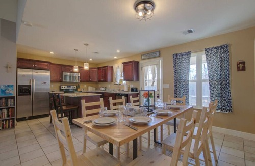 Manhattan House | 4BR Family Home w/Game Room & Spacious Yard