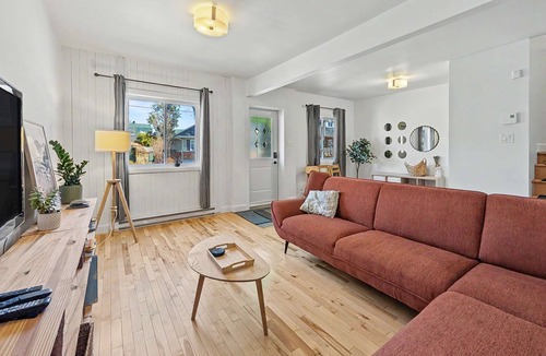 Greenfield Park House | 4BR Family | Private Garden | 15 mins to Downtown
