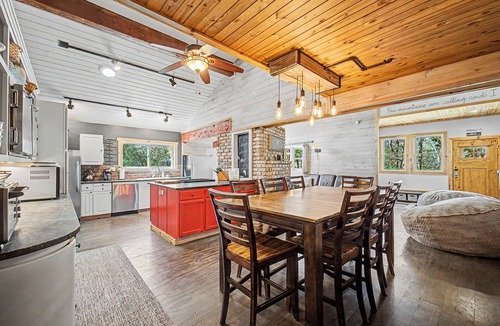 Durango Other | 4BR Family Retreat w/Cedar Hot Tub, Movie Room, Plygrnd, Tramp, Rope Swing