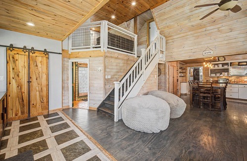 Durango Other | 4BR Family Retreat w/Cedar Hot Tub, Movie Room, Plygrnd, Tramp, Rope Swing