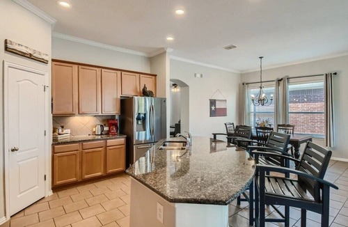 Little Elm House | 4BR Family Retreat w/Backyard and Games!