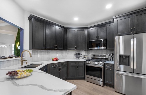 Cherrywood House | 4BR for groups: speakeasy game room, hot tub, premium sleep