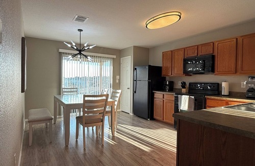 Wetmore House | 4BR Fun-Filled Getaway Near JW Marriott with Ping Pong & Air Hockey